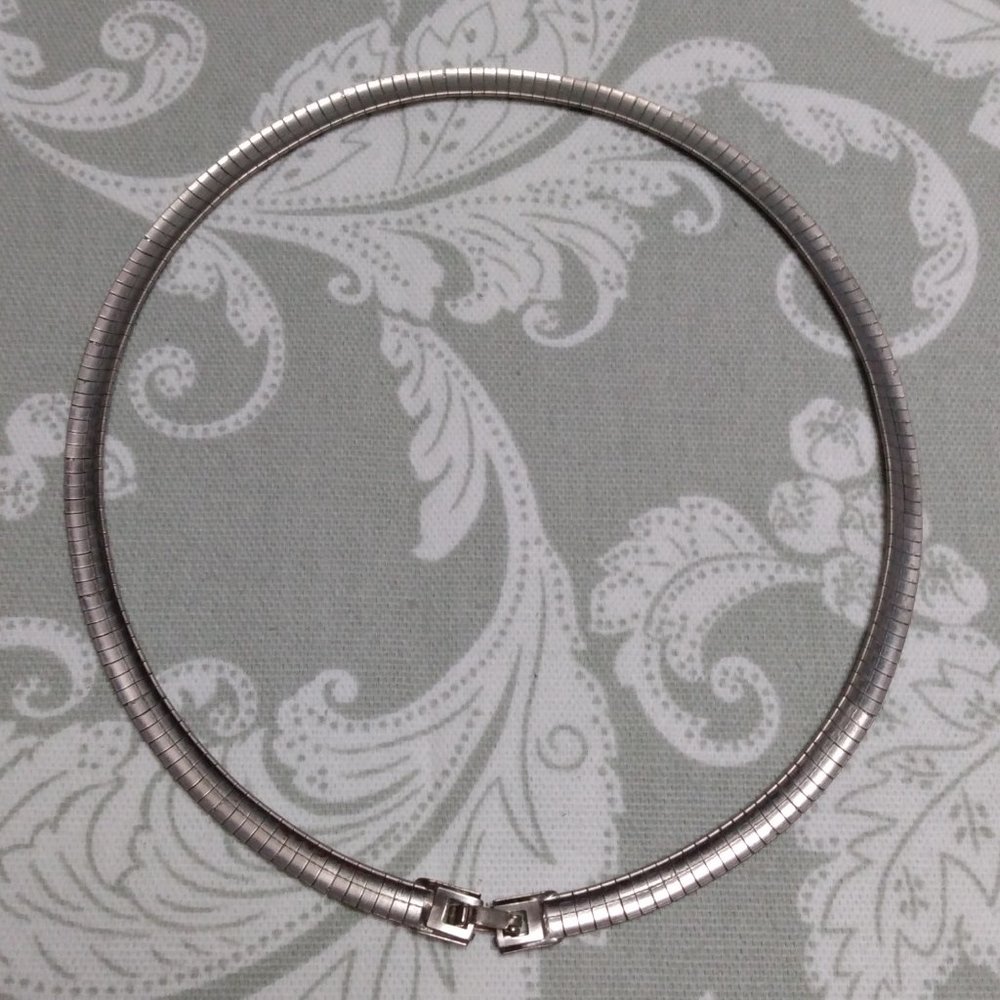 Silver Tone Omega Chain Necklace - Picture 2 of 5